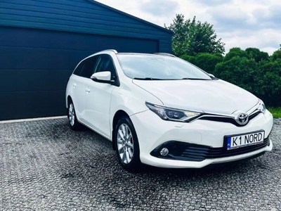 Toyota Auris II Touring Sports Facelifting 1.2 D-4T 116KM 2015