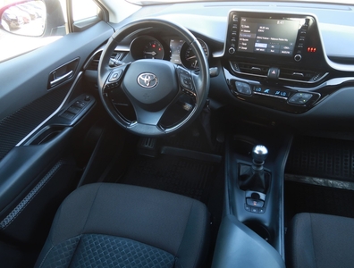 Toyota C-HR I Crossover Facelifting 1.2 Turbo 116KM 2020