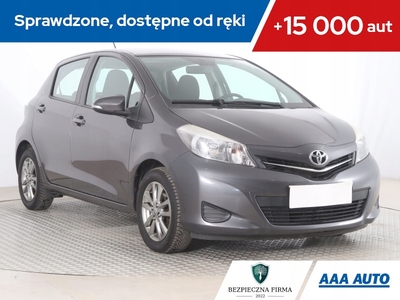 Toyota Yaris III Hatchback 5d 1.0 VVT-i 69KM 2013