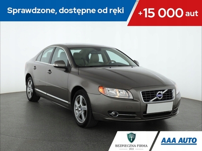 Volvo S80 II Sedan 2.0 F 145KM 2010