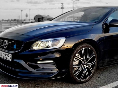 Volvo V60 2.0 benzyna 367 KM 2018r. (jawor)