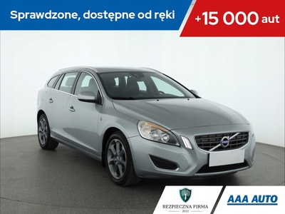 Volvo V60 I Kombi 1.6 DRIVe 115KM 2012