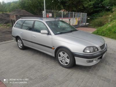 Używane Toyota Avensis - 8 300 PLN, 290 000 km, 2000