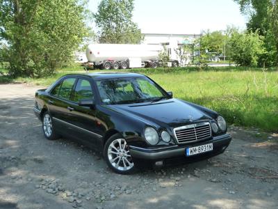 Używane Mercedes-Benz Klasa E - 12 700 PLN, 280 000 km, 1998