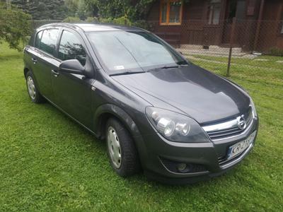 Używane Opel Astra - 10 999 PLN, 282 171 km, 2011