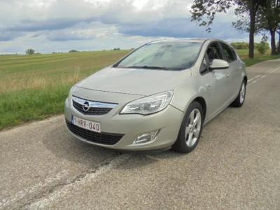 Używane Opel Astra - 14 900 PLN, 212 700 km, 2010