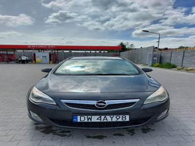 Używane Opel Astra - 18 000 PLN, 317 440 km, 2011