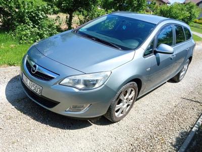 Używane Opel Astra - 19 990 PLN, 166 750 km, 2011