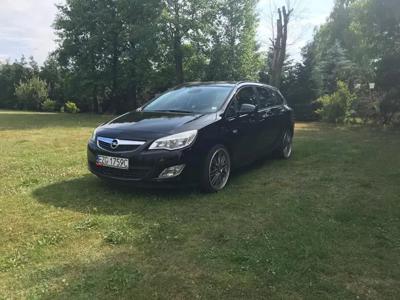 Używane Opel Astra - 27 900 PLN, 150 750 km, 2011