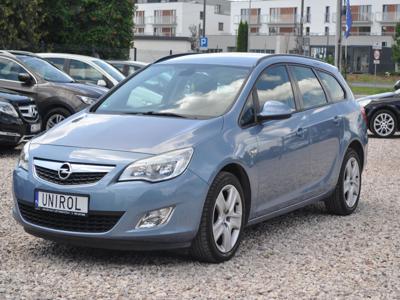 Używane Opel Astra - 28 000 PLN, 198 800 km, 2011