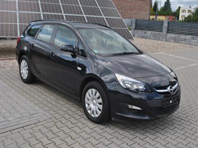 Używane Opel Astra - 28 900 PLN, 175 300 km, 2015