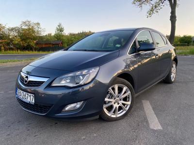 Używane Opel Astra - 28 950 PLN, 199 000 km, 2010