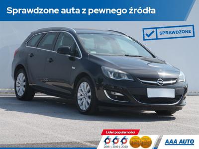 Używane Opel Astra - 40 000 PLN, 179 619 km, 2015