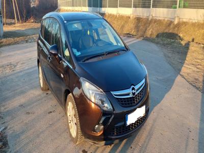 Używane Opel Zafira - 35 000 PLN, 230 000 km, 2012