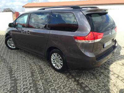 Używane Toyota Sienna - 72 999 PLN, 137 000 km, 2013