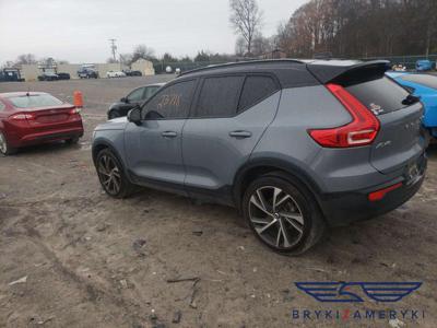 Używane Volvo XC 40 - 89 800 PLN, 1 500 km, 2021