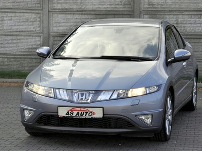 Honda Civic VIII Hatchback 3d 1.8 i-VTEC 140KM 2008