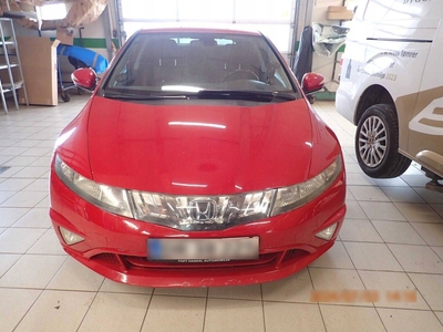 Honda Civic VIII Hatchback 3d 1.8 i-VTEC 140KM 2008