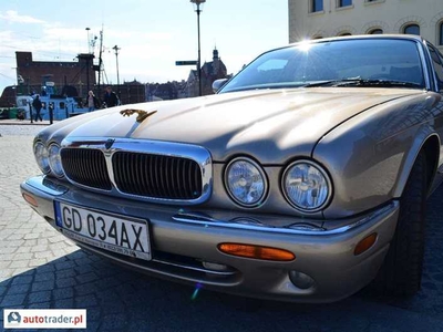 Jaguar XJ8 4.0 benzyna 284 KM 1998r. (Gdańsk)