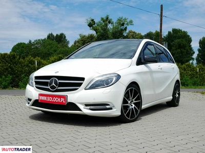 Mercedes B-klasa 1.8 diesel 136 KM 2013r. (Goczałkowice-Zdrój)