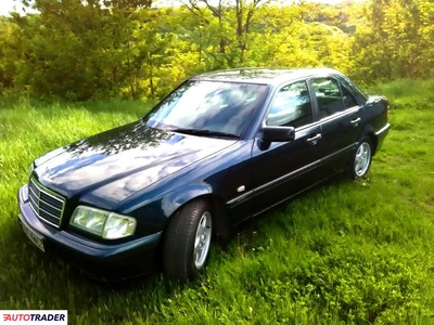 Mercedes C-klasa 1.8 benzyna 121 KM 1999r.