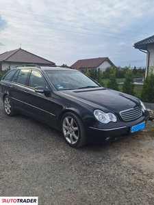 Mercedes C-klasa 2.0 benzyna 163 KM 2004r.