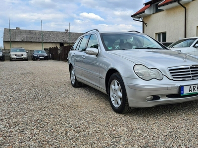 Mercedes Klasa C W203 Kombi T203 2.0 (C 180) 129KM 2001