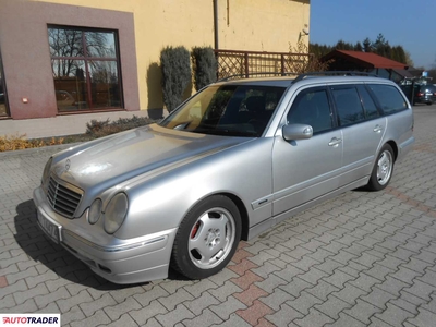 Mercedes E-klasa 2.1 diesel 142 KM 2002r. (Tychy)