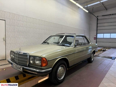 Mercedes W-123 2.3 benzyna 16 KM 1983r. (Częstochowa)