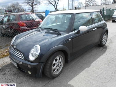 Mini Cooper 1.6 benzyna 115 KM 2006r. (Tychy)