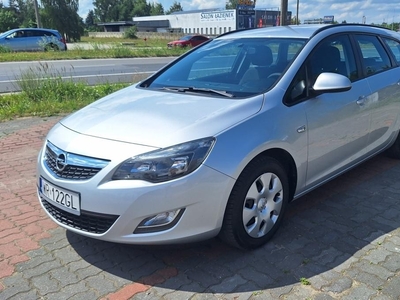 Opel Astra J 1.7 TDI Isuzu 110KM 1 Właścic. Klima Nawi Bezwypadkowy Nowy Rozrząd!