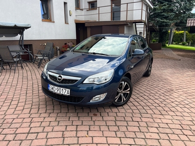 Opel Astra J Hatchback 5d 1.4 Turbo ECOTEC 120KM 2011