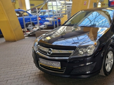 Opel Astra J Hatchback 5d 1.6 Twinport ECOTEC 115KM 2011