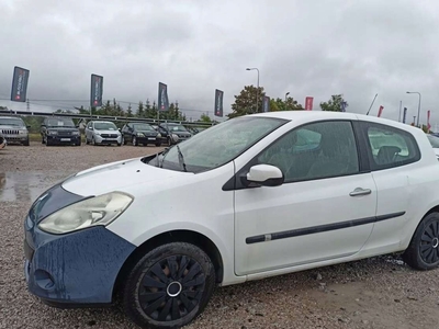 Renault Clio III Hatchback 5d 1.2 i 16V 75KM 2010