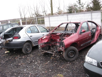 Renault Megane 1.6 benzyna 90 KM 1998r. (Zarzysko, Oleśnica)