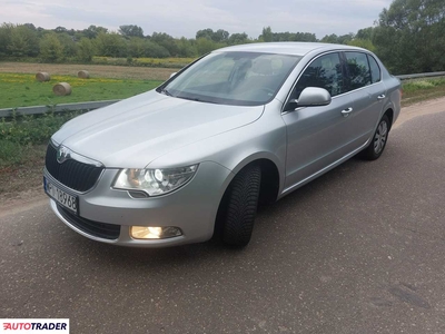 Skoda Superb 1.8 benzyna 160 KM 2011r. (Warszawa)