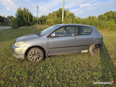 Syndyk sprzeda samochód Toyota Corolla Hatchback