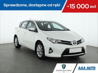 Toyota Auris II Hatchback 5d Valvematic 130 132KM 2014