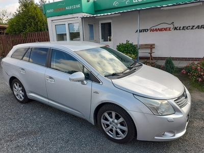 Toyota Avensis II Kombi 2.2 D-4D 150KM 2009