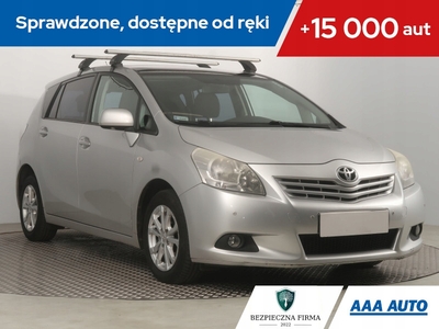 Toyota Verso Minivan 2.0 D-4D 126KM 2010