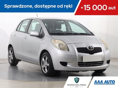 Toyota Yaris II Hatchback 5d 1.3 i VVT-i 86KM 2006