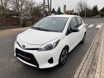 Toyota Yaris III Hatchback 5d Hybrid 100 74KM 2012