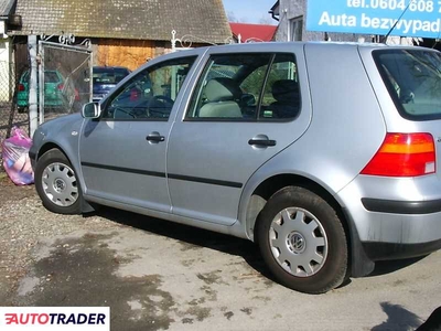 Volkswagen Golf 1.6 benzyna 105 KM 2002r. (Skawina ul Hutników 6)