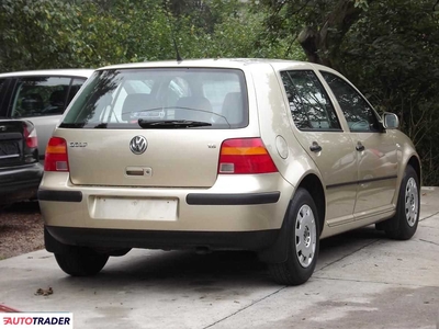 Volkswagen Golf 1.6 benzyna 105 KM 2003r. (Skawina)