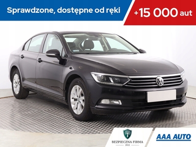 Volkswagen Passat B8 Limousine 1.4 TSI BlueMotion Technology ACT 150KM 2017