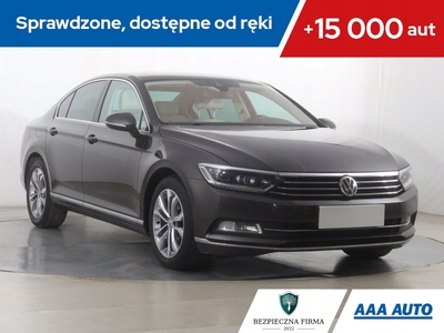 Volkswagen Passat B8 Limousine 1.8 TSI BlueMotion Technology 180KM 2015