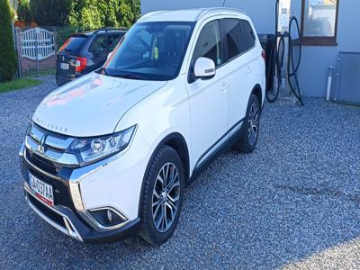 Mitsubishi Outlander 2,0 automat 7 os 4x4 150km biała perła super stan