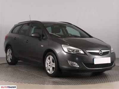 Opel Astra 1.7 108 KM 2011r. (Piaseczno)