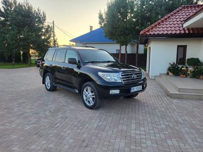 Toyota Land Cruiser 200 v8 2008 rok