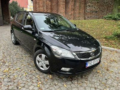 Kia Cee'd I Kia Cee'd Klima Benzyna Mały przebieg